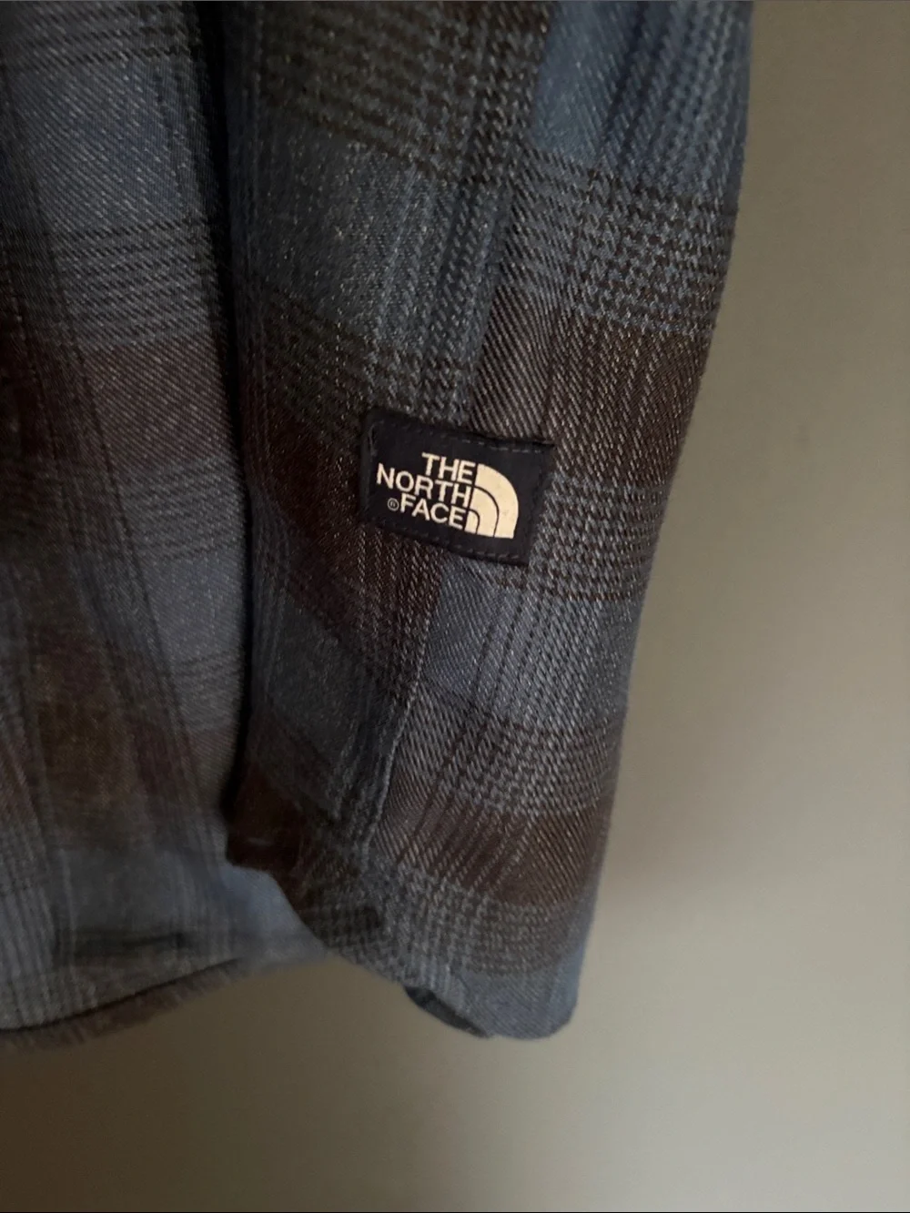The North Face XL Men's Blue & Gray Plaid Shirt